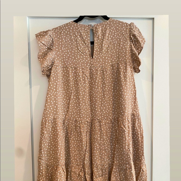 📣 Moving Sale!! New Pink Lily Dotted Taupe Dress - Medium - Picture 7 of 9